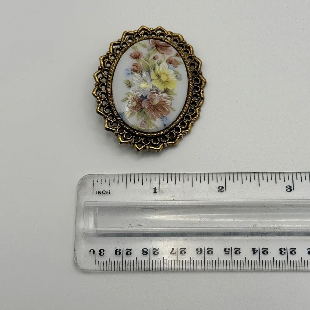 Vintage Hand Painted Porcelain Floral Brooch Gold Tone Filigree Oval Pin Estate